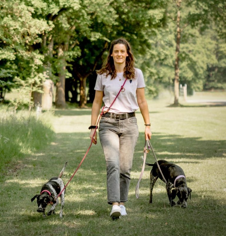 Marina Gabe mit ihren Hunden